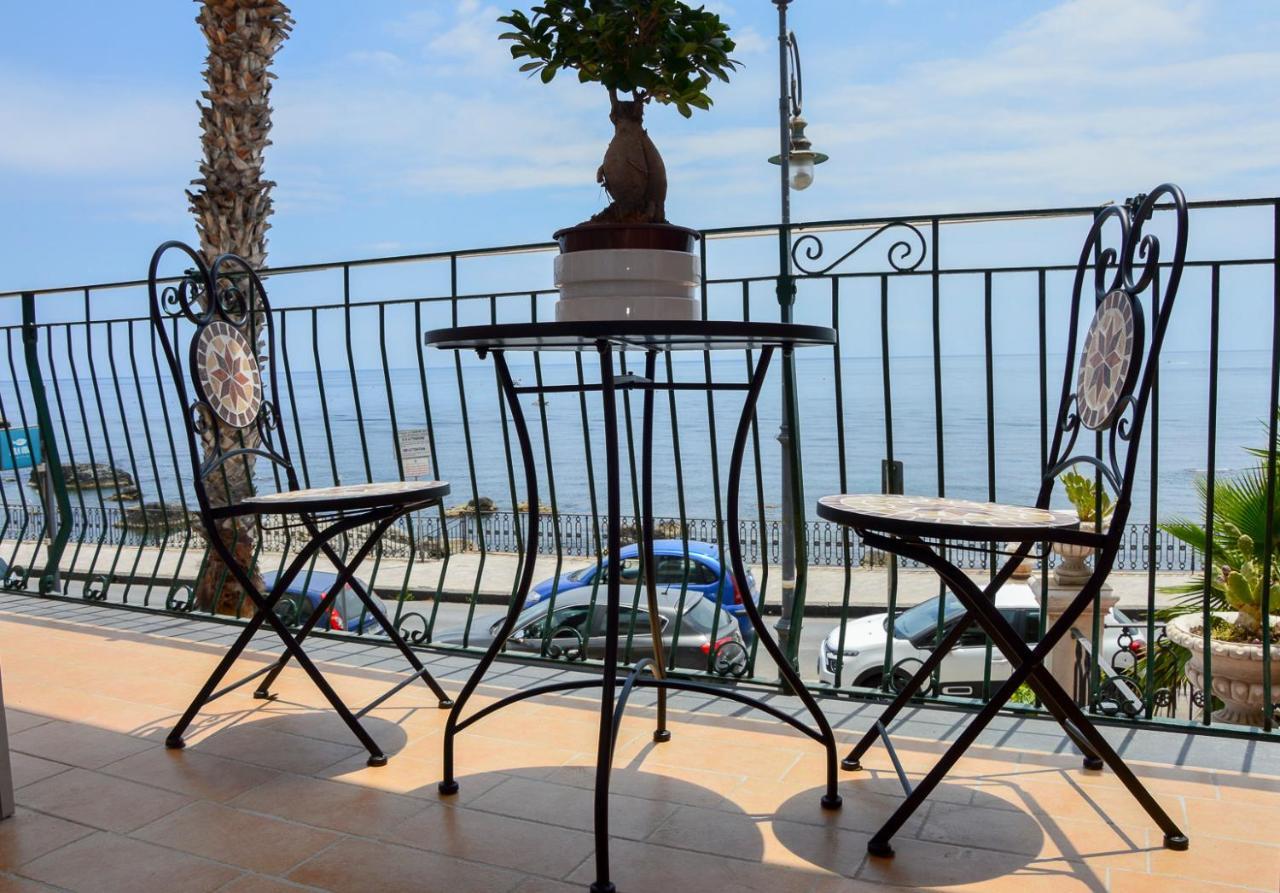 شقة Sun Sea House Taormina جيارديني ناكسوس المظهر الخارجي الصورة